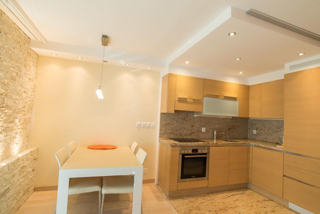 Haus Cristal Appartement Leukerbad Kamer foto
