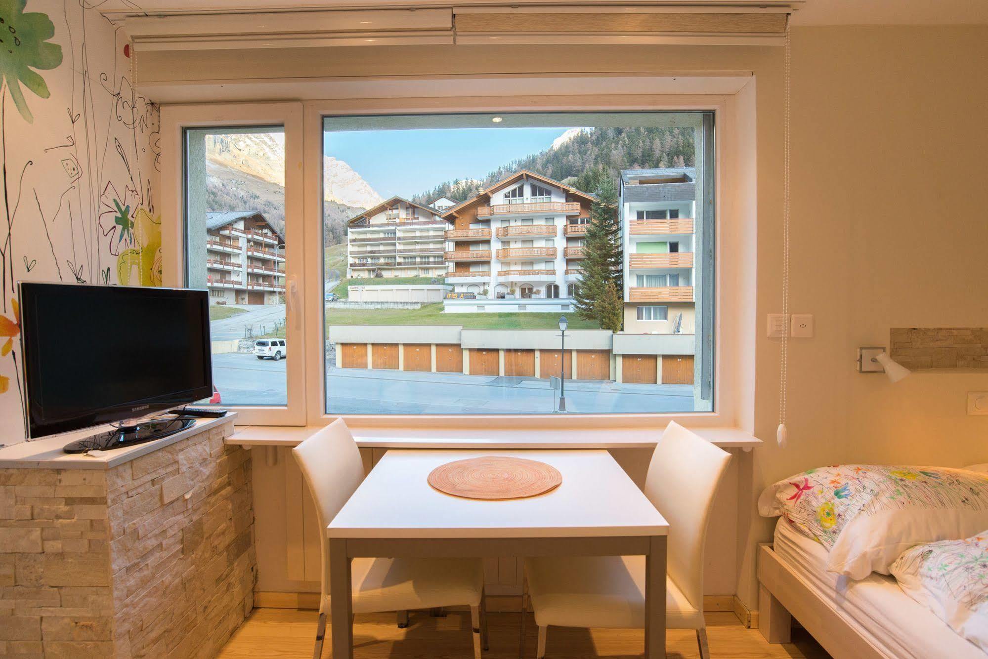 Haus Cristal Appartement Leukerbad Buitenkant foto
