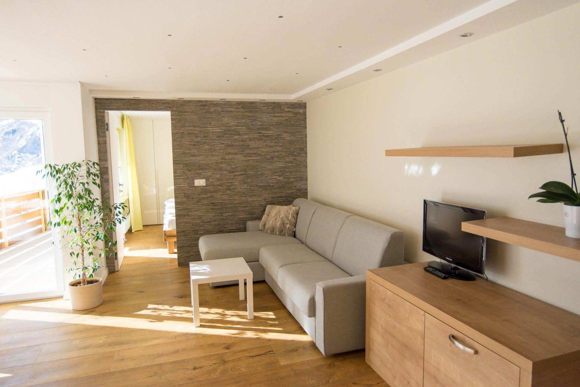 Haus Cristal Appartement Leukerbad Buitenkant foto