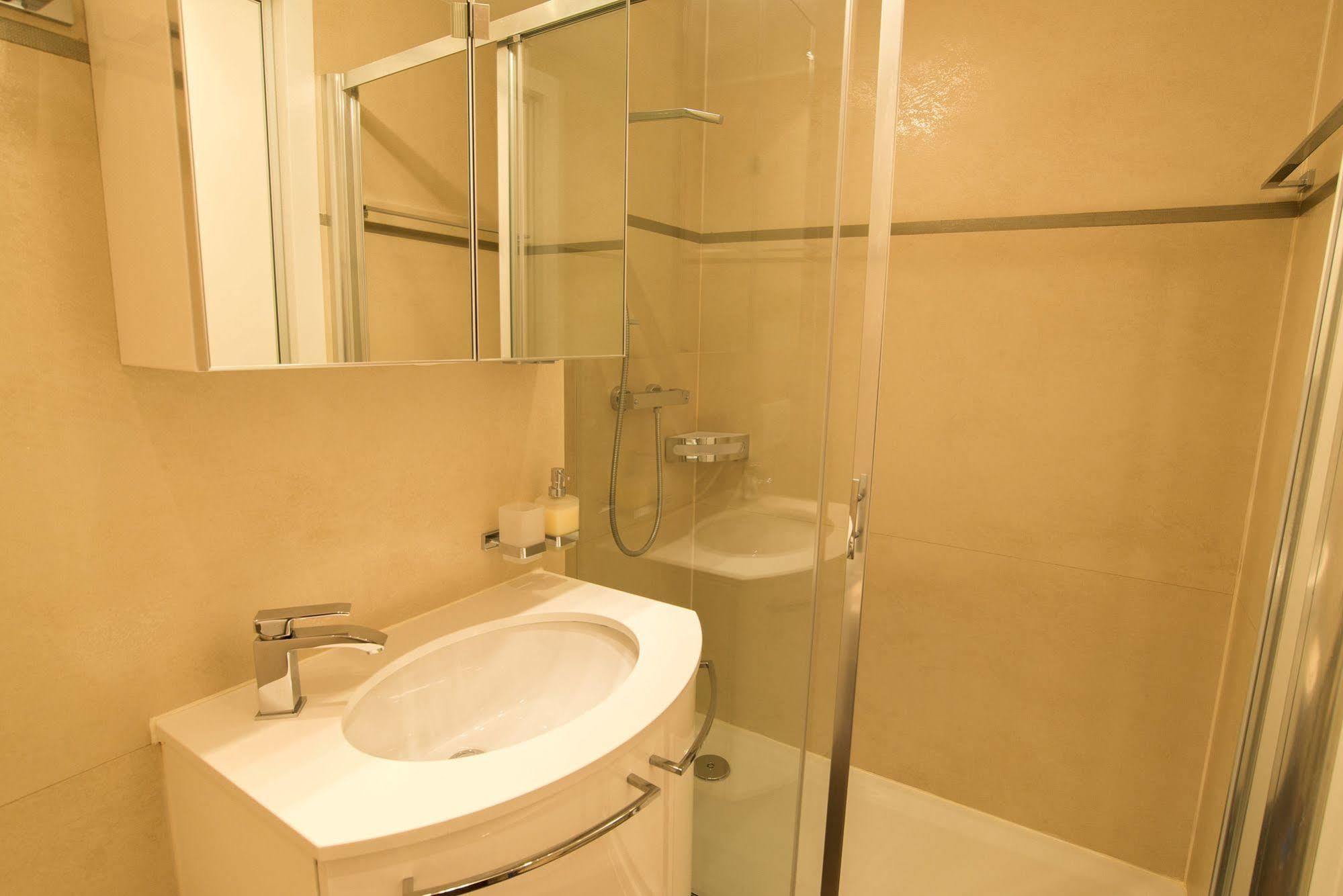 Haus Cristal Appartement Leukerbad Buitenkant foto
