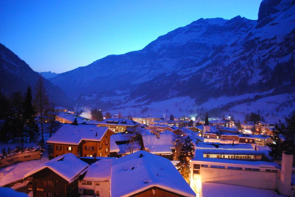 Haus Cristal Appartement Leukerbad Buitenkant foto