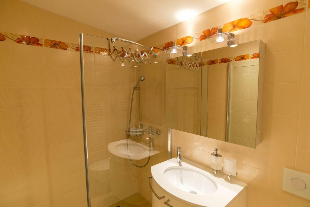 Haus Cristal Appartement Leukerbad Buitenkant foto